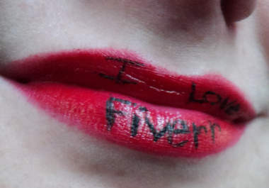 put your message or website on my red lips big2