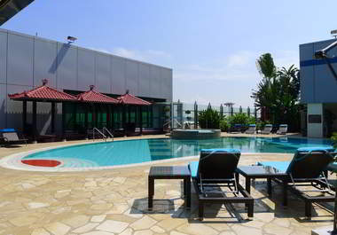 deliver your 30 sec testimonial or message in a video sitting next to my pool big2