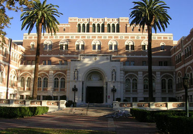 take a picture of you by Tommy the Trojan at USC and any other place on campus big3