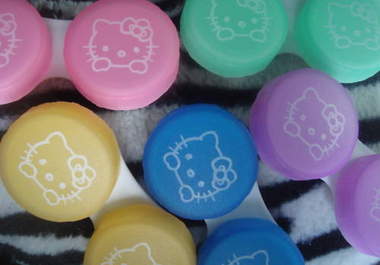paint a Hello Kitty canvas big3