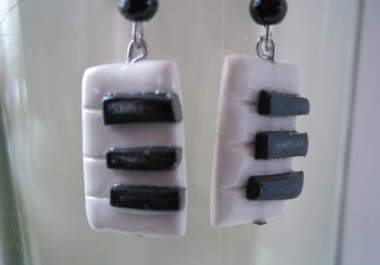 make a pair of polymer clay piano earrings big1