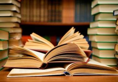 suggest 5 good book to read big1