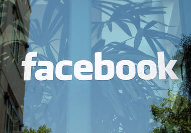 invite my 2000 loyal FACEBOOK friends to join your website big1