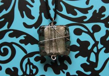 make a glass pendant necklace big1