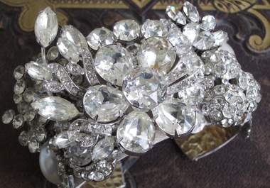 teach you how to make this amazing rhinestone wedding cuff bracelet DIY big1